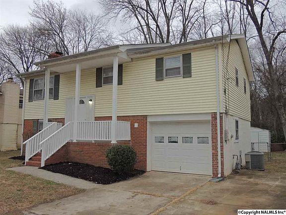 3rd image of 4051 Sewall Dr SW
