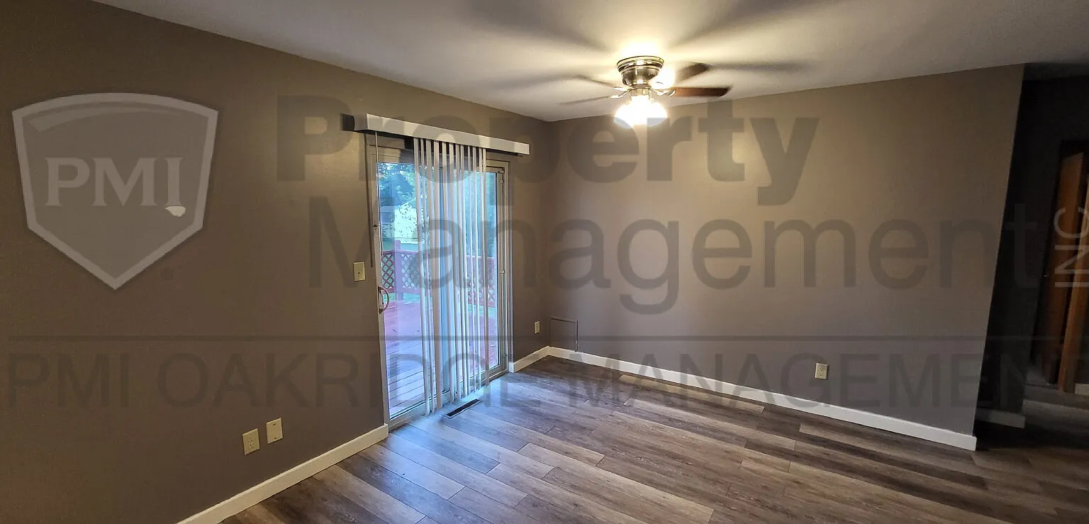 2 bed, 1.0 bath, 1150 sqft, $1,300 — Photo 4
