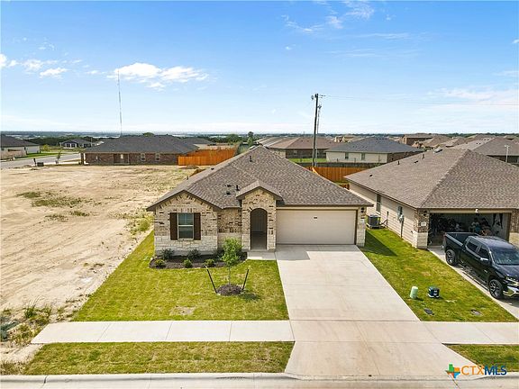 3rd image of 1001 Prairie Clover Rd