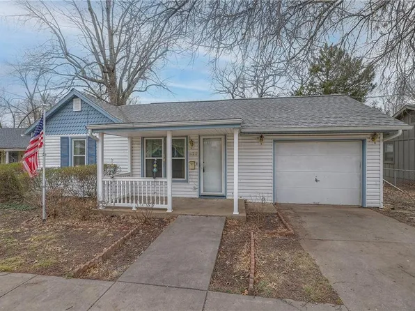 620 4th St, Belton, MO 64012