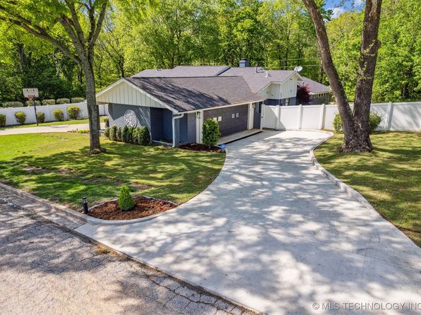 3220 Lakewood Dr, Ada, OK 74820