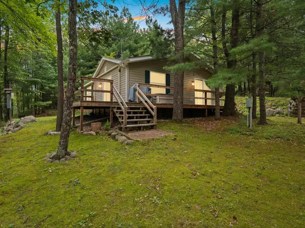 W4935 Rasmussen Rd, Wild Rose, WI 54984
