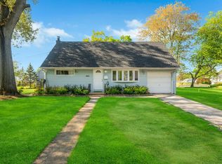 805 Northgate Dr, Uniondale, NY 11553