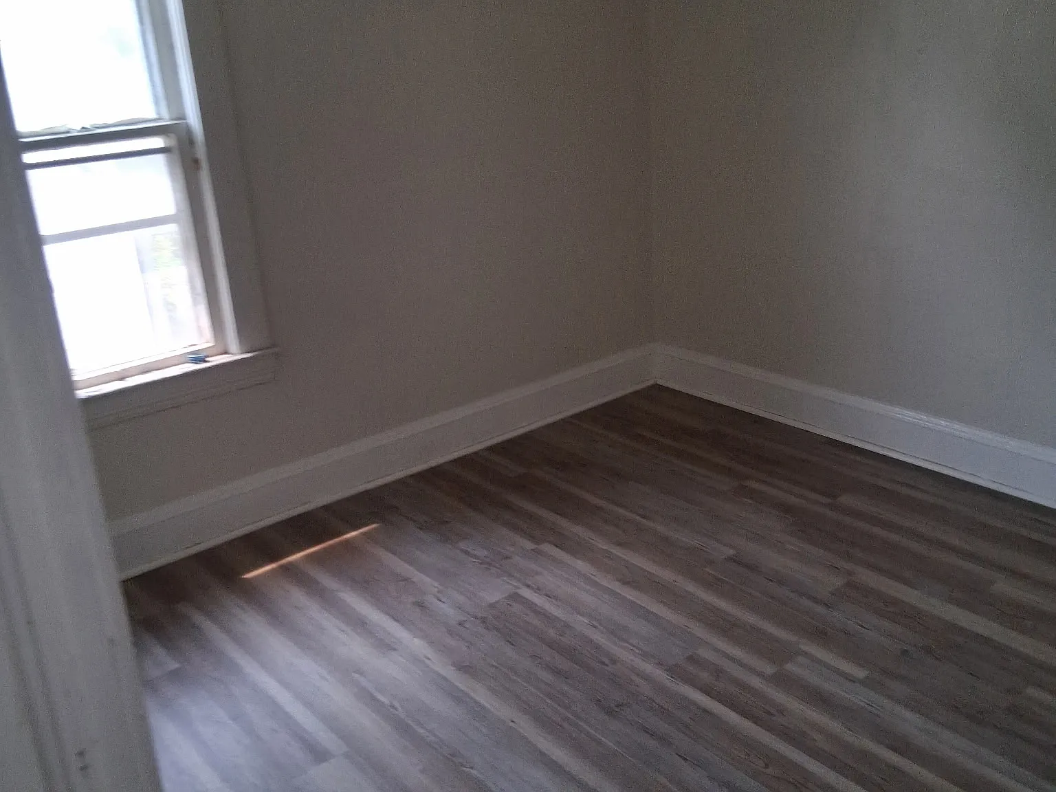 3 bed, 1300 sqft, $900 — Photo 3