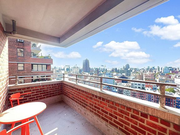 3rd image of 385 Grand St APT 1707