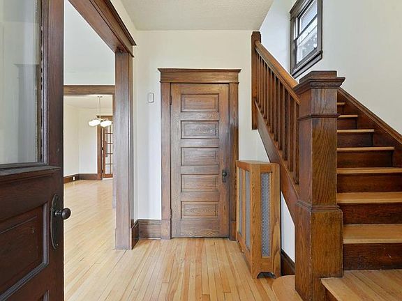 3rd image of 1284 Taylor Ave