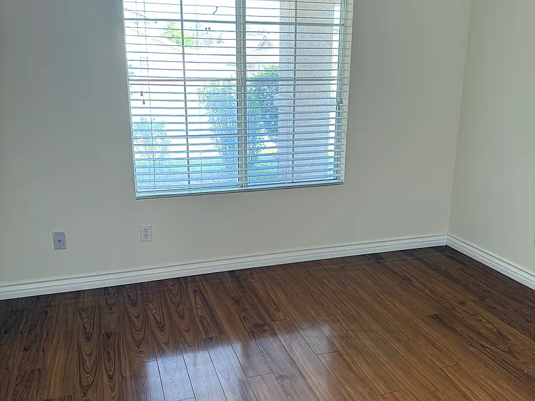 937 Oregon Trl — Photo 13