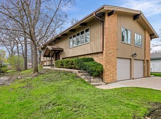 2374 N Westwood Ln, Palatine, IL 60074