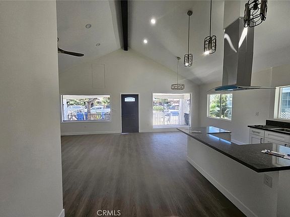 5th image of 845 W 56th St