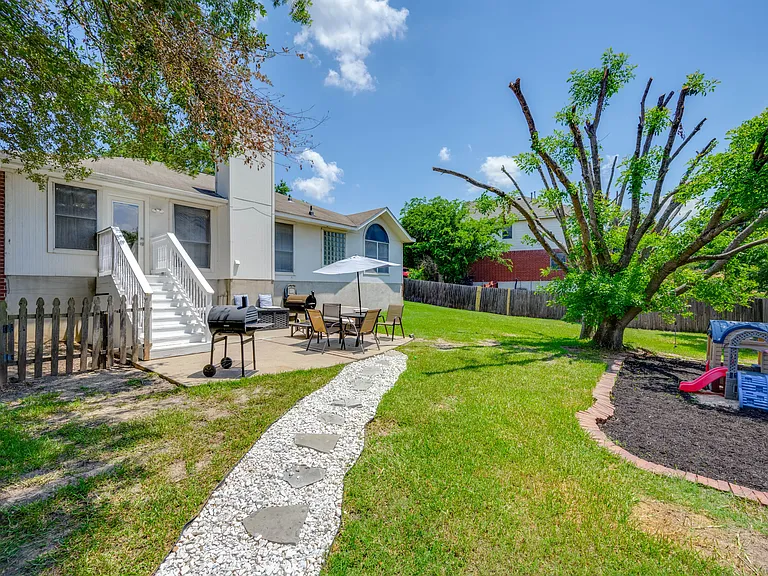 3625 Hawk Ridge St — Photo 39