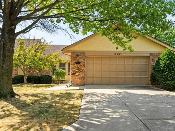 12132 Monrovia St, Overland Park, KS 66213