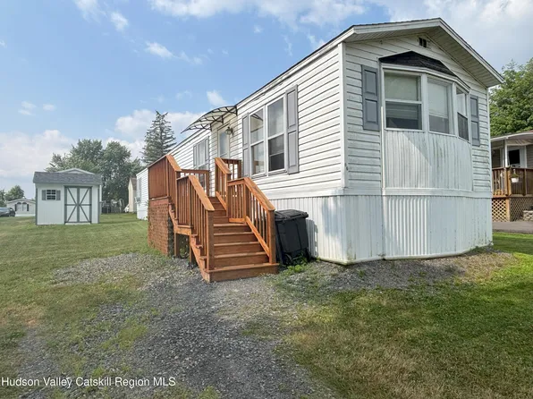 50 Kipp Lane #27, Hudson, NY 12534