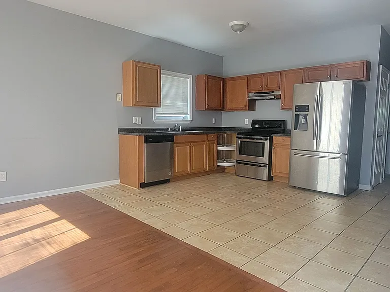 2457 Main St NW #B — Photo 3
