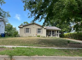 2706 64th St, Des Moines, IA 50322