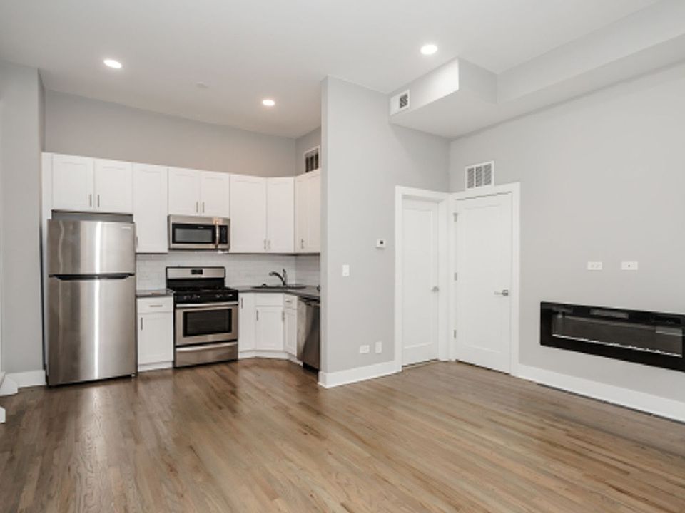 1st image of 807 N Wabash Ave #3E