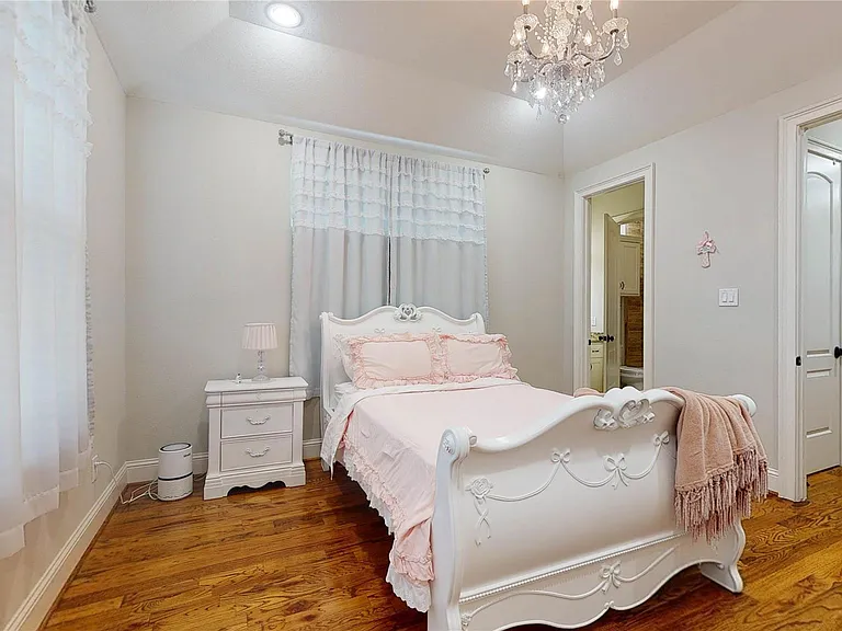 1126 W 16th St #F — Photo 33