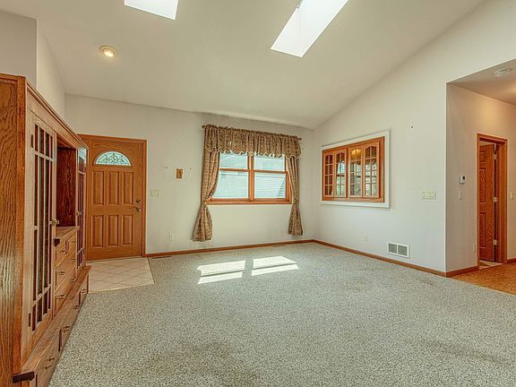 4th image of 713 Prospect St