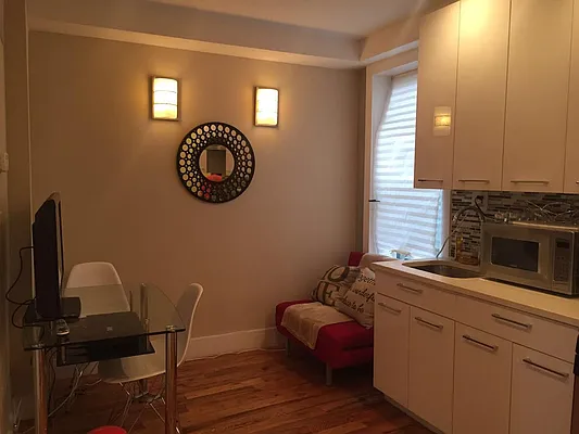 Rented by Evergreen Apartments BK | media 3