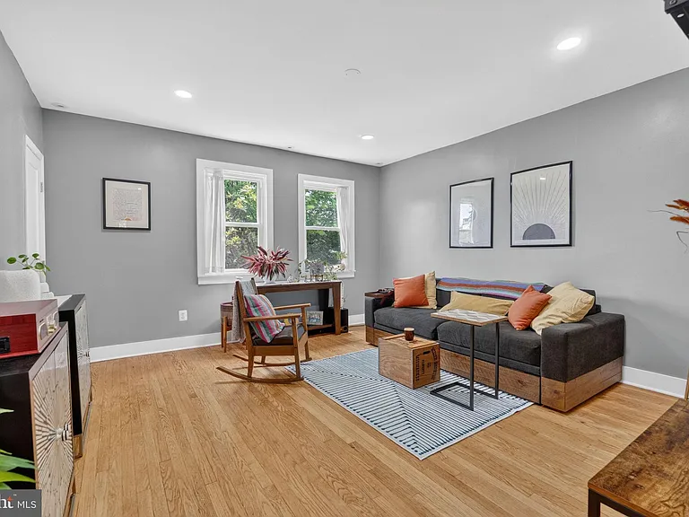 1836 Independence Ave SE #3 — Photo 5