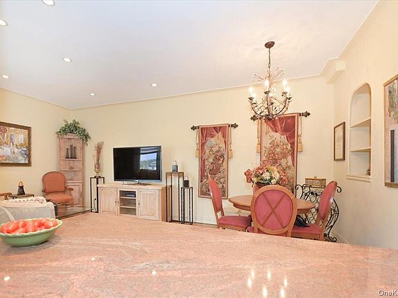 4th image of 21 Barstow Road #6-L