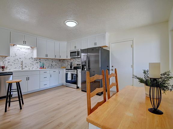 4th image of 4505 Norma Dr NE