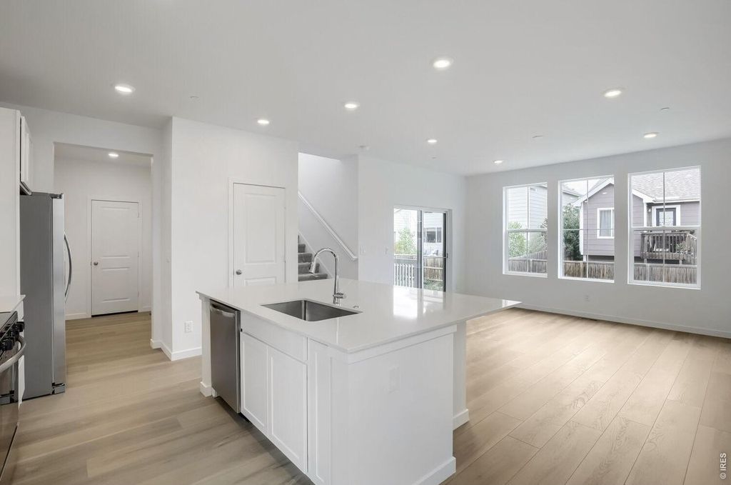 1944 Crested Lark St