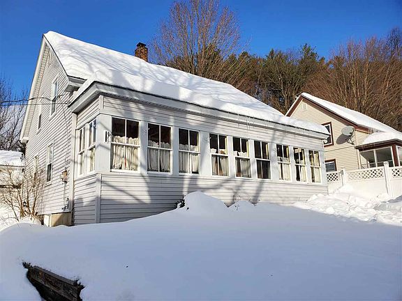 3rd image of 4 Dunster Hill Rd