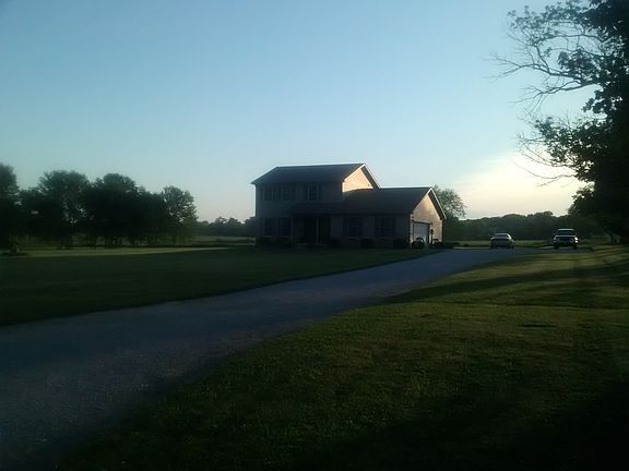 4th image of 3026 S County Road 725 E