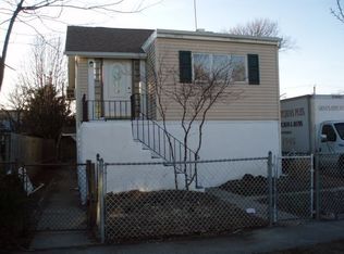 84 Ostend Rd, Island Park, NY 11558