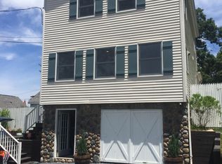 30 Point Breeze Dr, Rocky Point, NY 11778