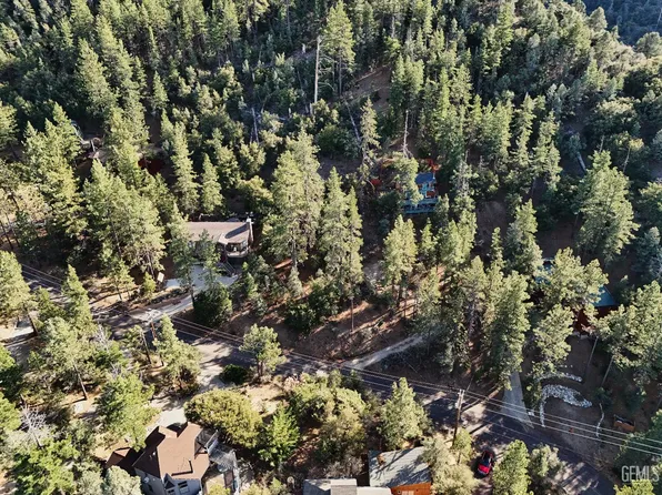1621 Zermatt Dr, Pine Mountain Club, CA 93222