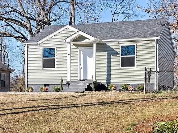 3rd image of 43 Chestnut Dr