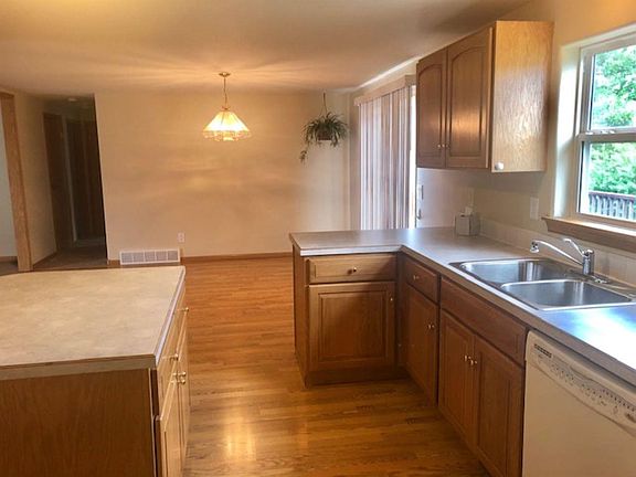 4th image of 1303 N 6th St
