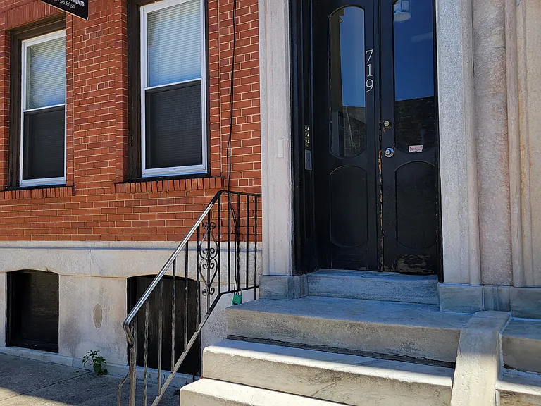 719 Corinthian Ave #3R — Photo 10