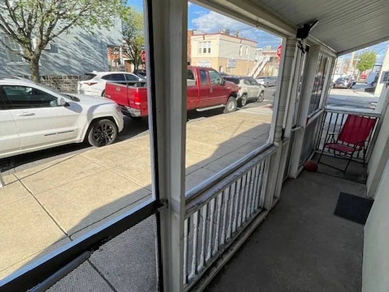 3000 S 16th St — Photo 2