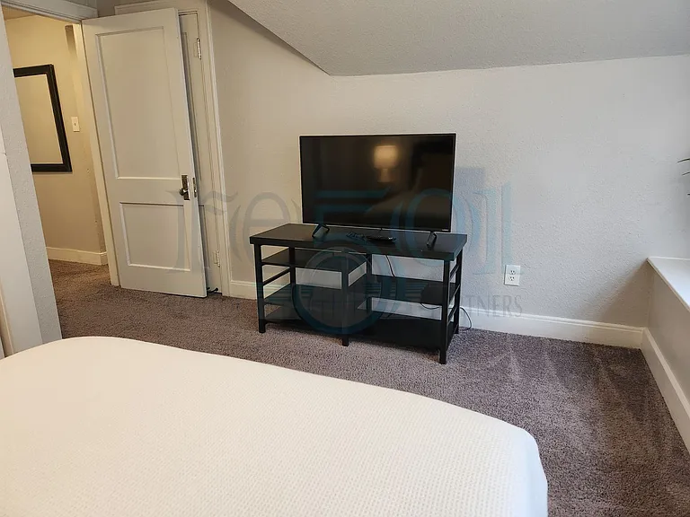 300 S Valentine St #1 — Photo 20