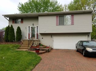 152 Thackeray Dr, Bolingbrook, IL 60440