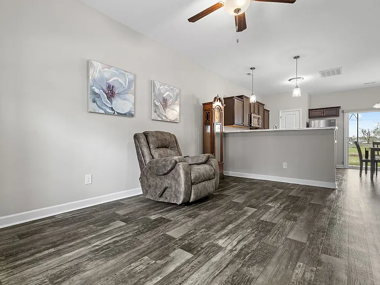 3 Jaydn Dr W — Photo 6