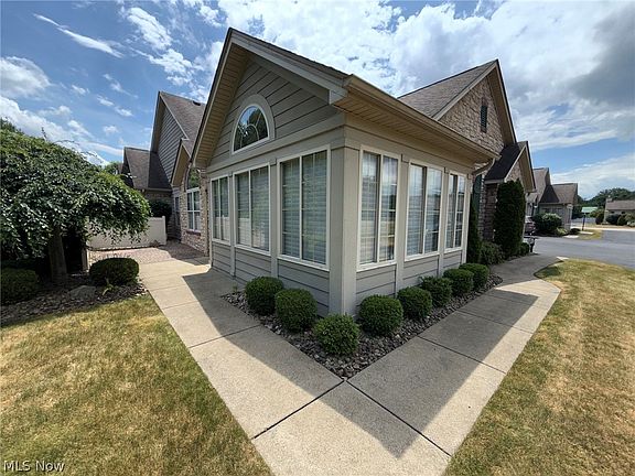 4th image of 1203 River Glen Dr NE