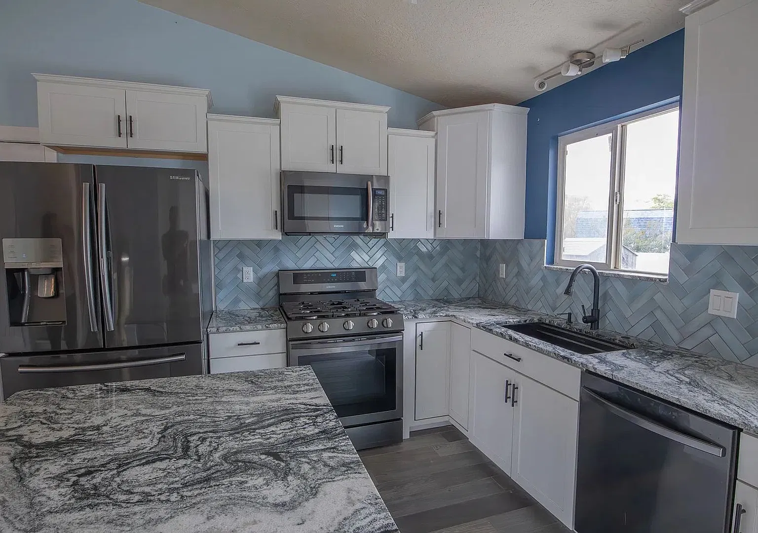 Spacious 4-Bedroom Clearfield Home with Fenced Yard & Garage! — Photo 2
