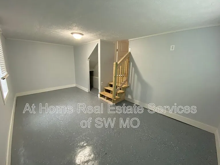 2630 E Cherry St — Photo 14
