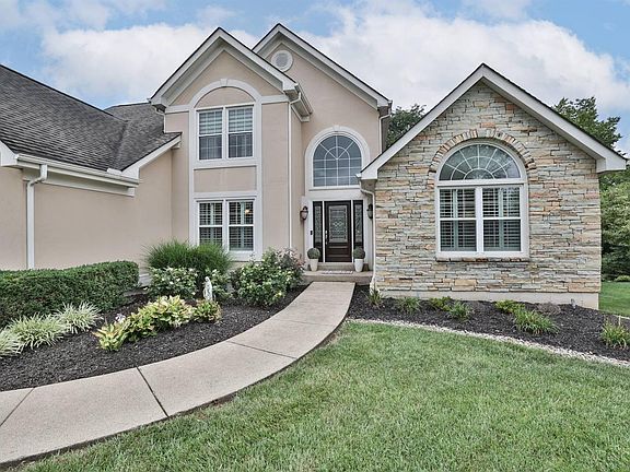 3rd image of 7981 Woodglen Dr