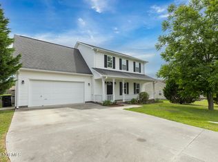 409 John Deere Ct, Richlands, NC 28574