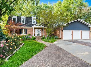 1155 Lake Cook Rd, Highland Park, IL 60035