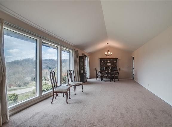 4th image of 1124 Stonewall Jackson Ct