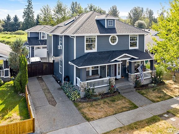 3rd image of 15817 Lakeview Ave SE