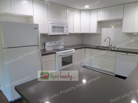 3rd image of 1702 22nd St NE