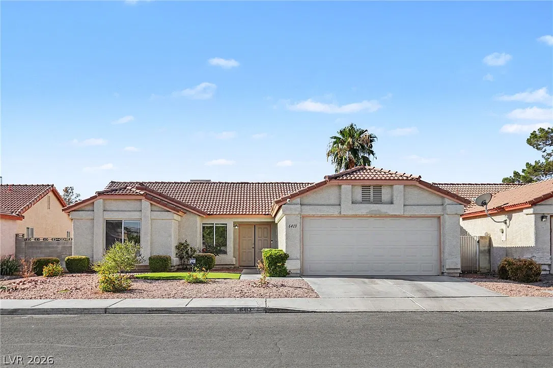 3 bed, 2.0 bath, 1424 sqft, $2,050 — Photo 1