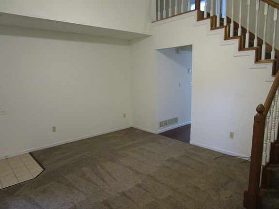 4th image of 4928-4930 W Millbrook Dr #84f4717f2
