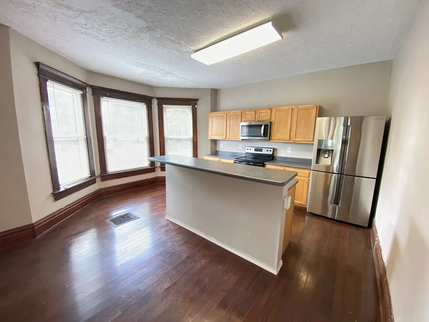9 Bedroom North OSU Campus newly renovated in 2026 — Photo 4